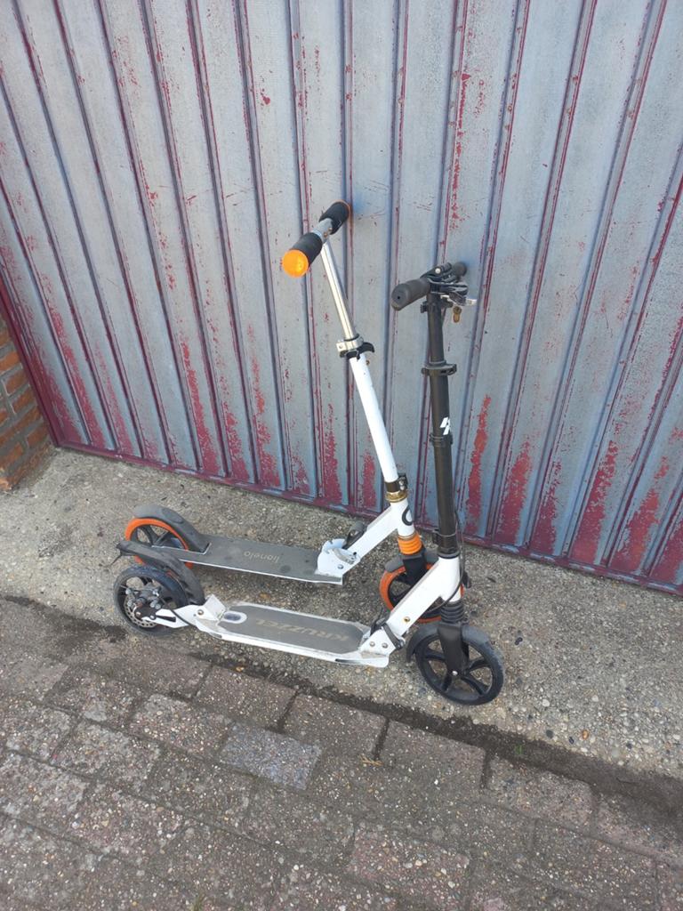 Set van 2 gebruikte steps (Kruzzel en Lionelo), Fietsen en Brommers, Steps, Ophalen