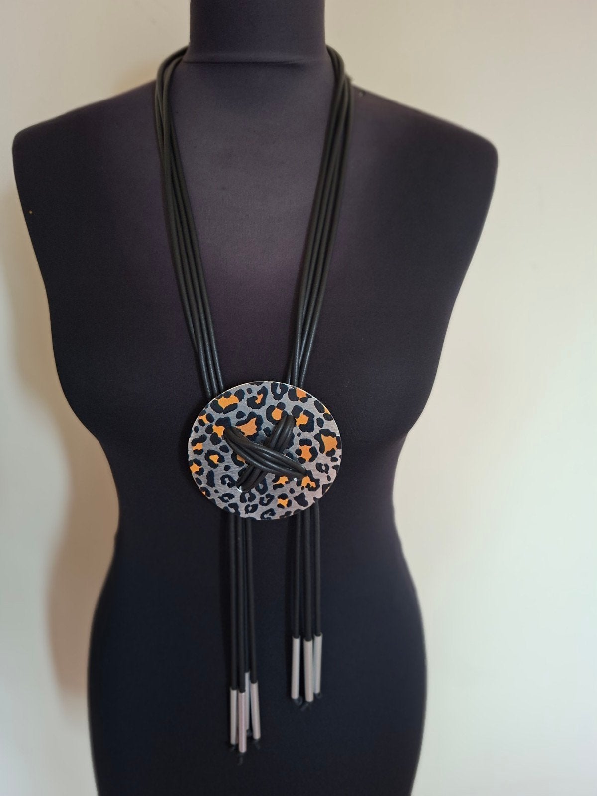 Trendy damesketting, Sieraden, Tassen en Uiterlijk, Met hanger, Kunststof, Zwart, Nieuw