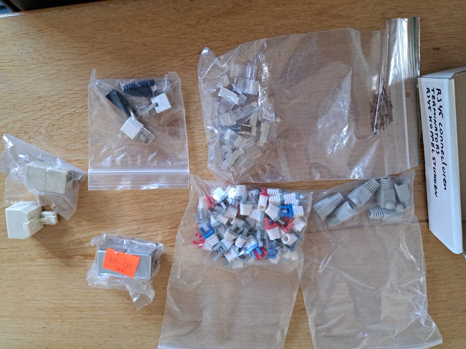 Partij RJ45 connectoren, terminators en koppelstukken, Ophalen of Verzenden