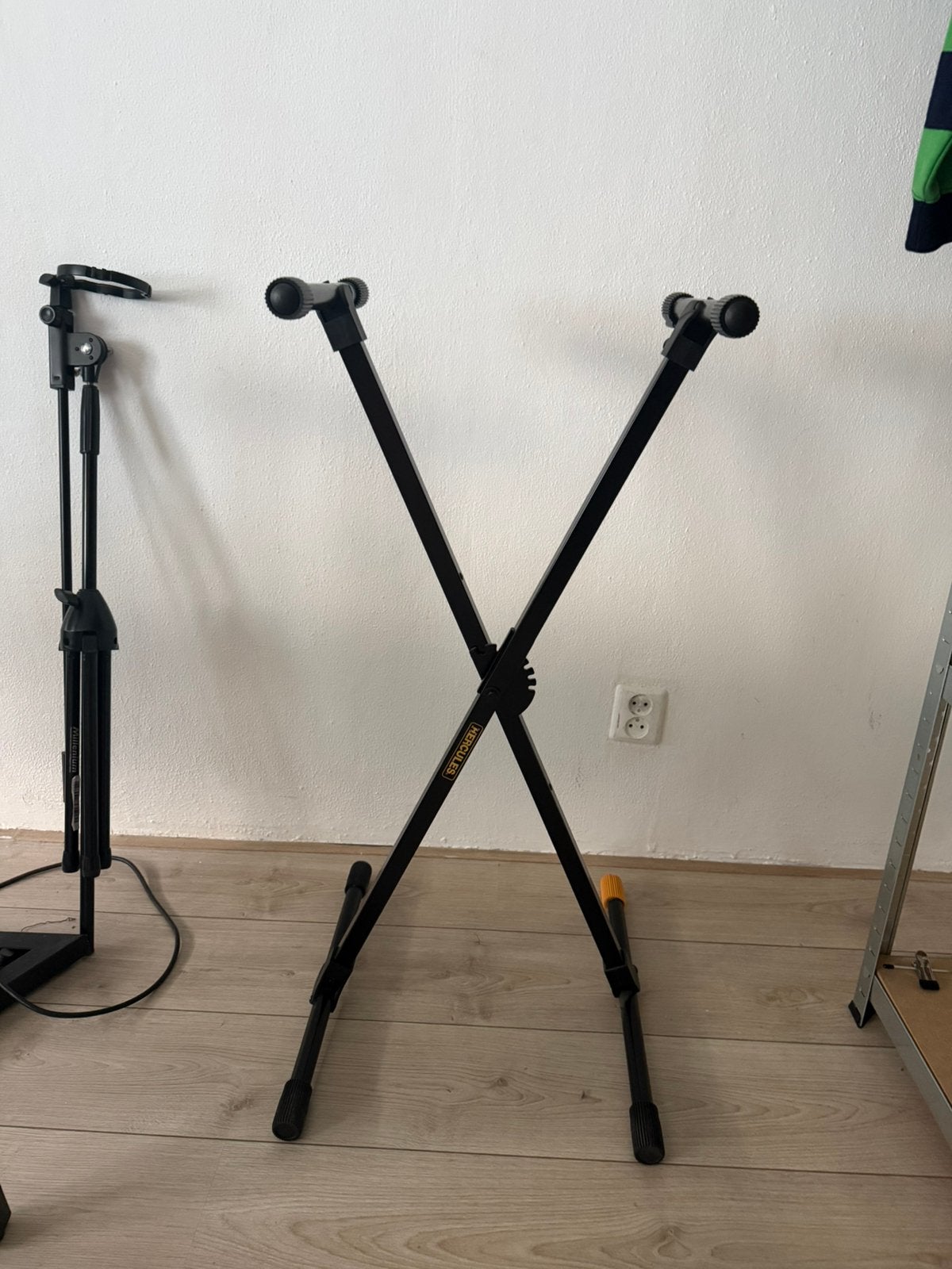 Keyboardstatief Hercules Stands standaard voor instrument, Muziek en Instrumenten, Ophalen, Zo goed als nieuw