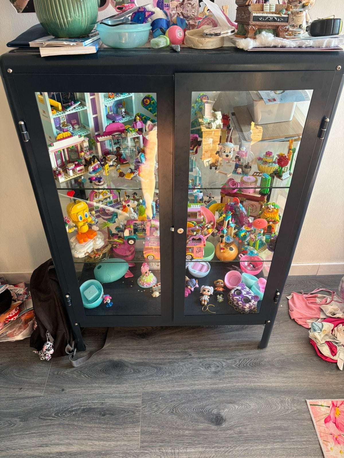 Vitrinekast fabrikor ikea, Met deur(en), 100 tot 150 cm, Zo goed als nieuw, 25 tot 50 cm