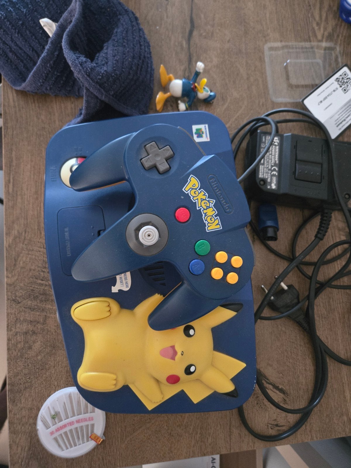 Nintendo 64 Pokémon Pikachu Editie Console met Controller, Ophalen of Verzenden, Zo goed als nieuw, Met 1 controller
