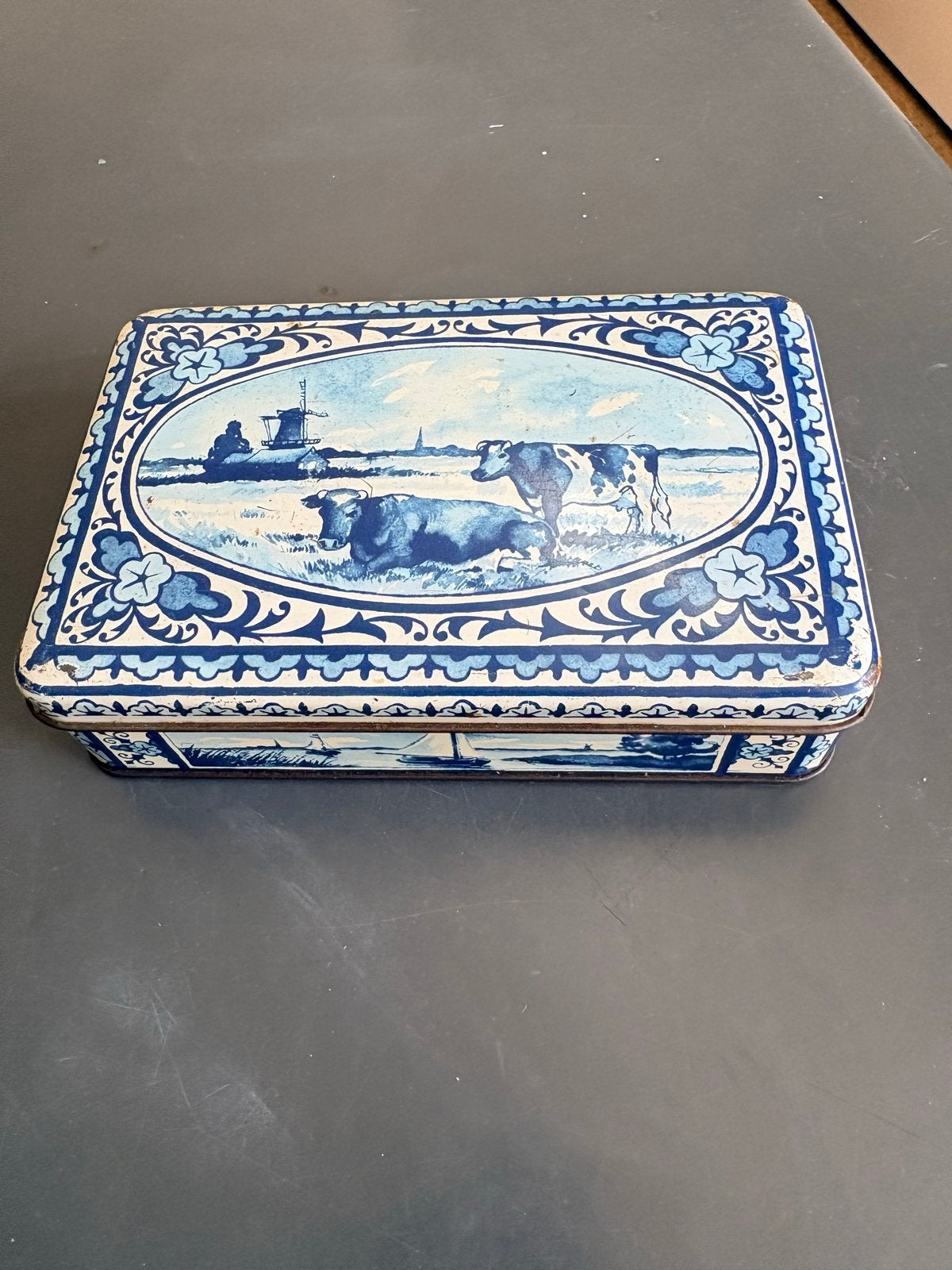 Vintage Delfts Blauw blik met bijzondere bedrukte binnenkant, Verzamelen, Blikken, Ophalen of Verzenden, Gebruikt, Overige, Overige merken
