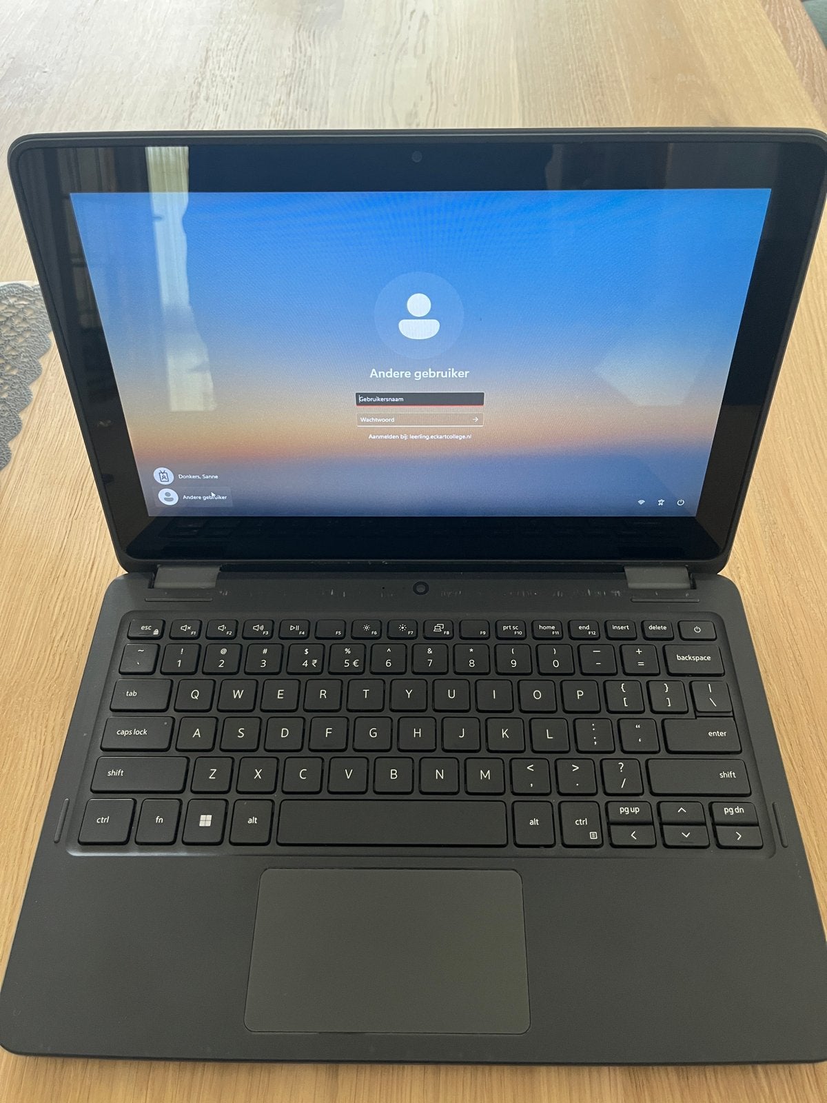 Dell Latitude 3120 - Ideaal voor school/studie, Computers en Software, Windows Laptops, Qwerty, 8 GB, Ophalen of Verzenden, Zo goed als nieuw
