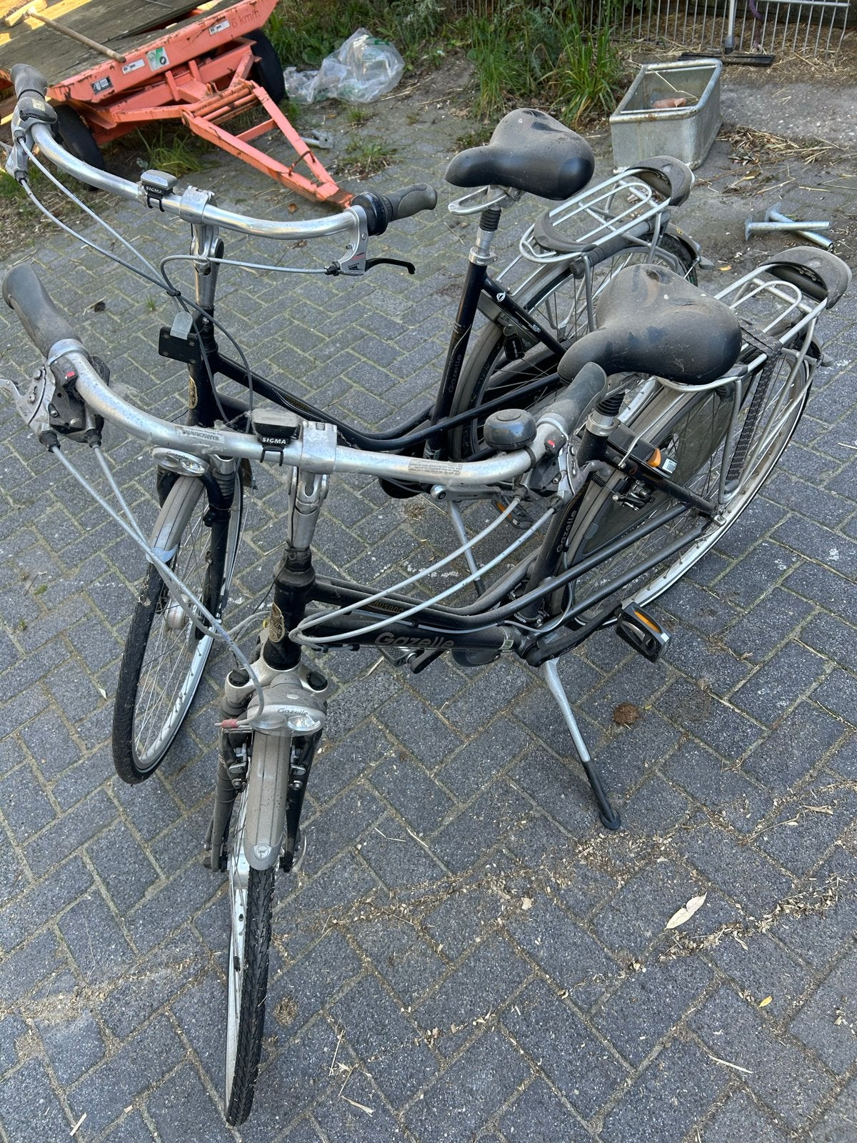 Twee gebruikte fietsen - Gazelle en Overige merken, Velgrem, Versnellingen, Ophalen of Verzenden, Gazelle