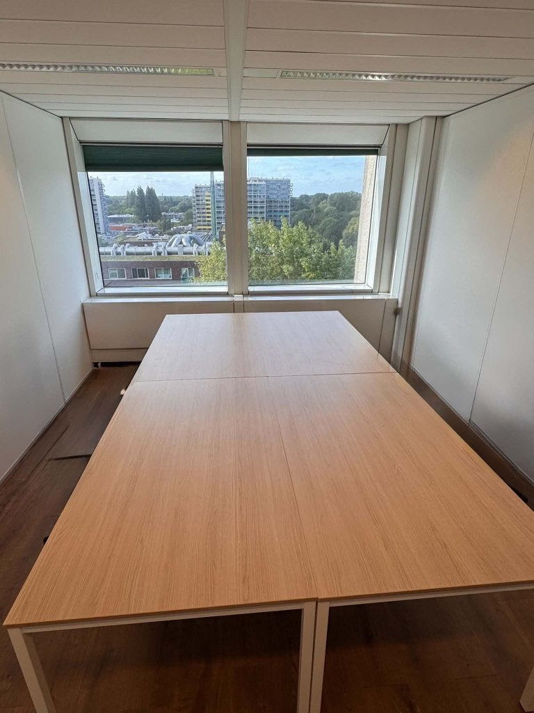 office desks 4 pieces, Ophalen, Hout, Schoolbureau, Zo goed als nieuw