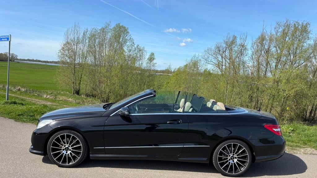 Mercedes-Benz E 220 CDI Avant-Garde Cabrio Aut  2013 Zwart, Auto's, Mercedes-Benz, Automaat, Euro 5, Achterwielaandrijving, 1800 kg
