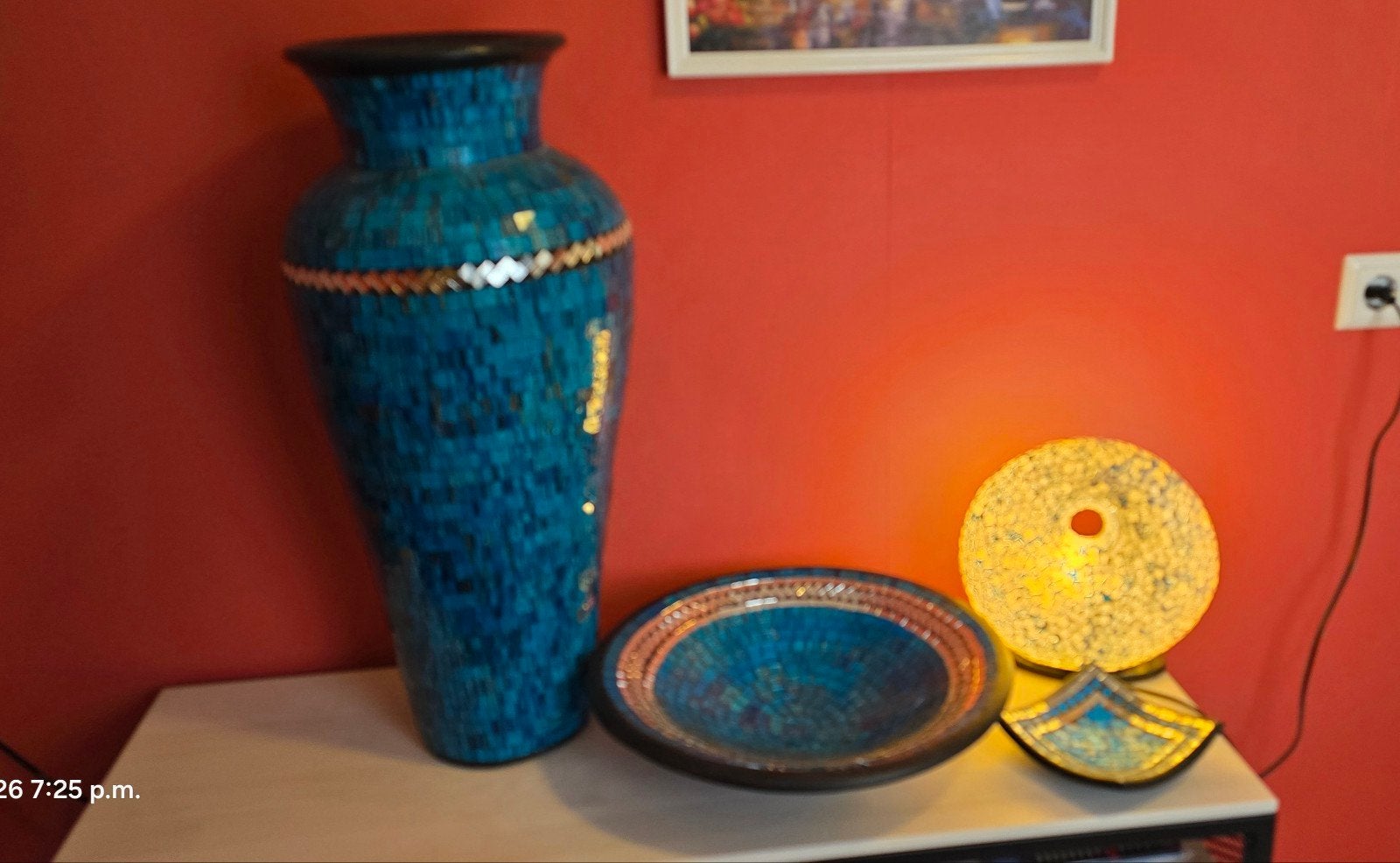 Set van mozaïekglas, vaas, schaal, lamp en schaaltje, Antiek en Kunst, Ophalen
