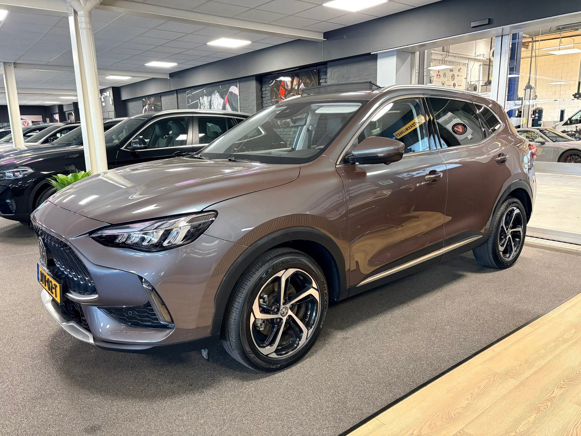 MG EHS 1.5 TGDI Luxury PHEV / automaat / 360camera / Leder/, Gebruikt, 4 cilinders, Verwarmde buitenspiegels, Bedrijf