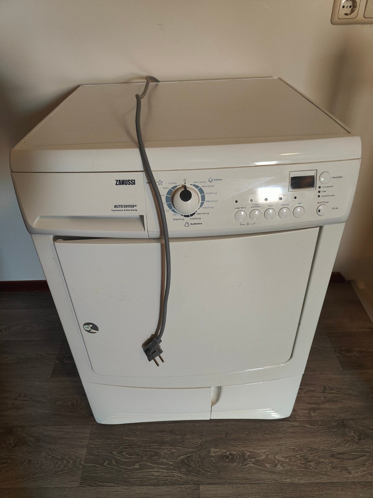 Zanussi ZTE-286 condensdroger. Werkt prima., 6 tot 8 kg, Ophalen, Condens, 85 tot 90 cm