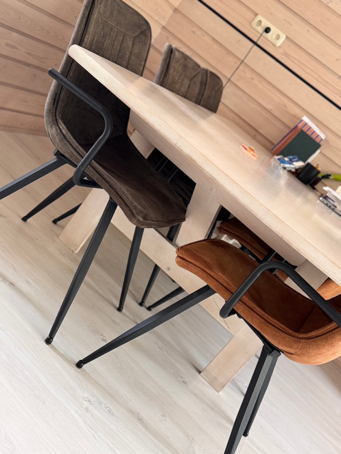 Eetkamerstoelen. Cognac / Moss kleur. Licor microvezel., Huis en Inrichting, Ophalen, Zo goed als nieuw, Stof, Vijf, Zes of meer stoelen