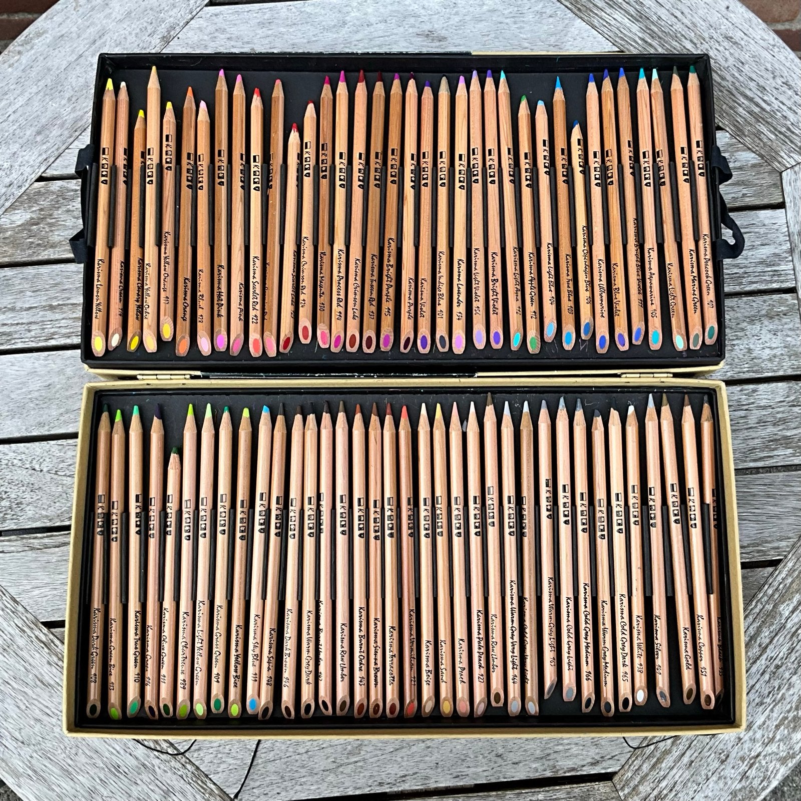 Karisma Colours Pencils - doos met 72 Karisma kleurpotloden, Hobby en Vrije tijd, Tekenen, Ophalen, Zo goed als nieuw, Potlood of Stift