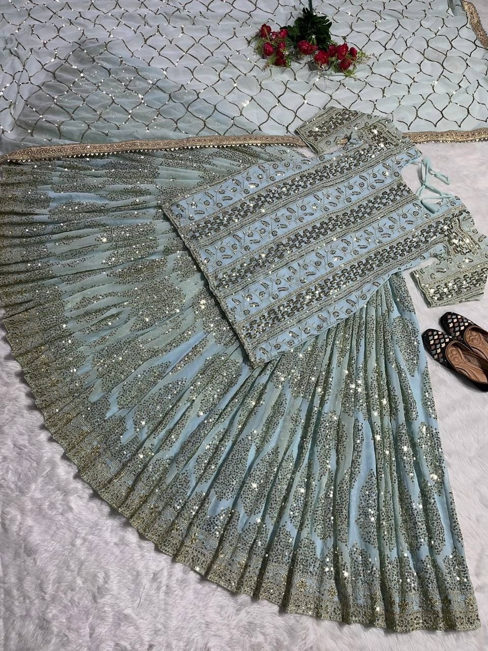 Prachtige Indiase Lehenga Choli met pailletten, Blauw, Nieuw, Ophalen of Verzenden, Onbekend