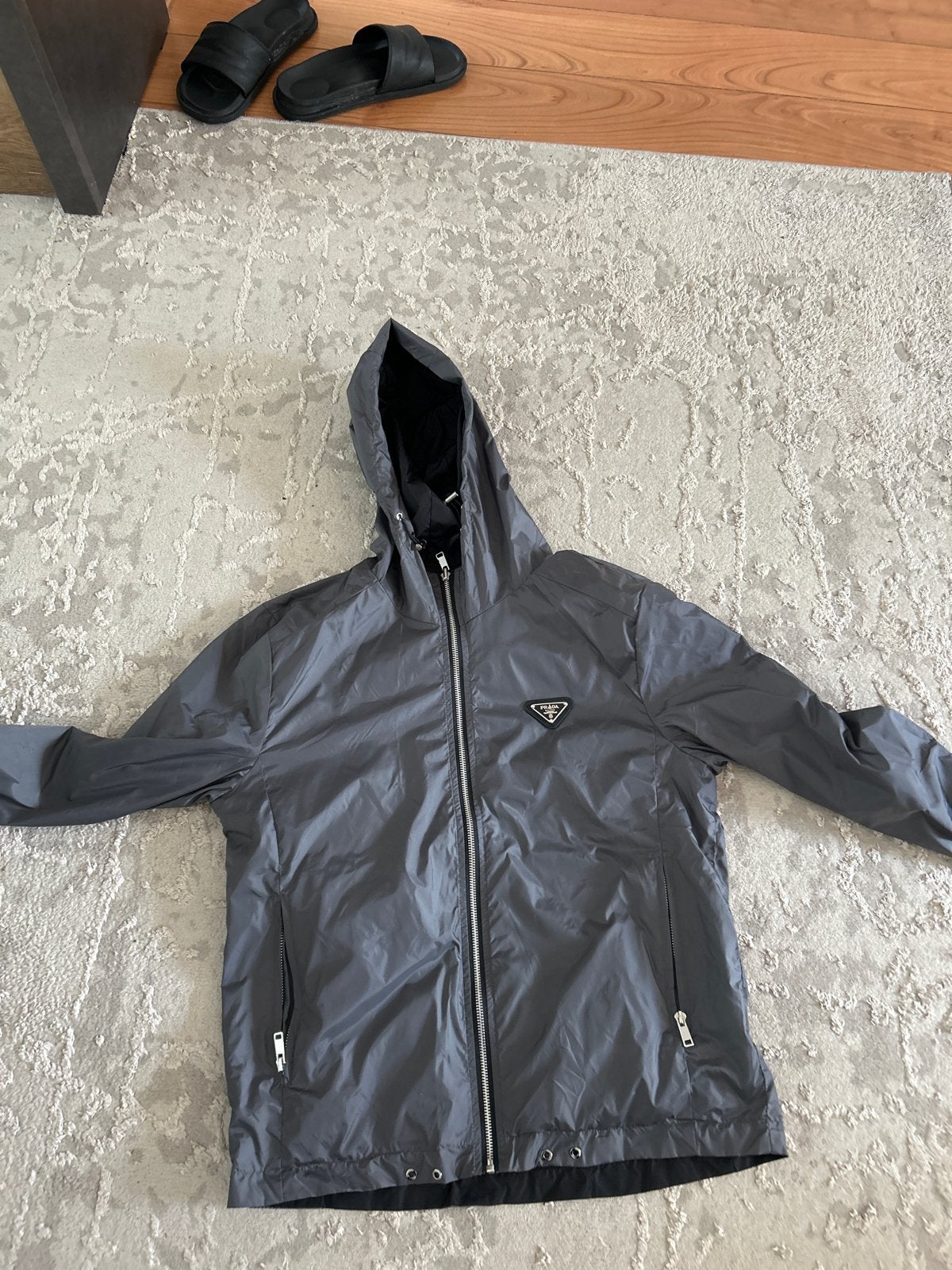 Omkeerbare Prada Jas - Grijs/Zwart Maat S/M, Ophalen of Verzenden, Zo goed als nieuw, Maat 48/50 (M), Grijs