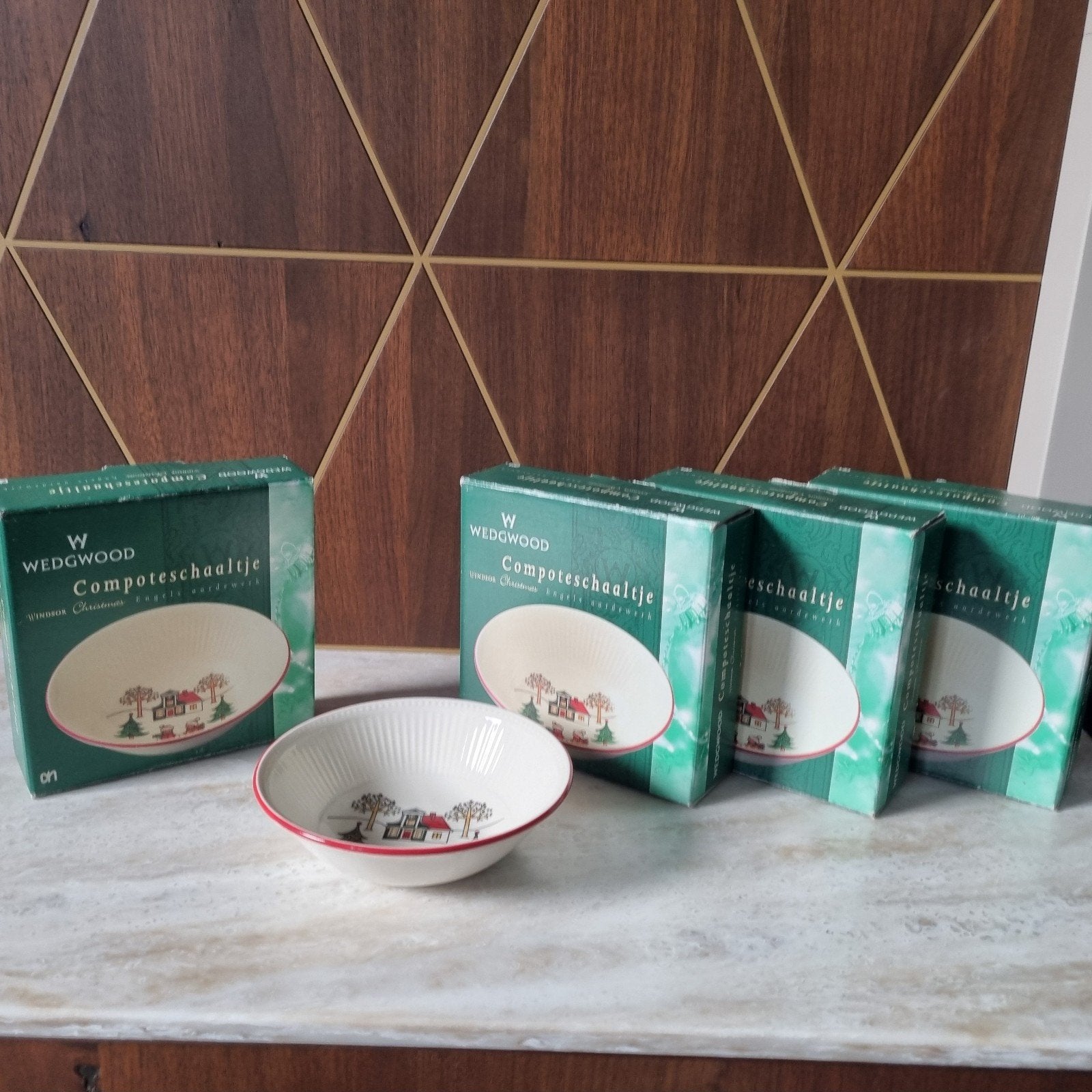4 nieuwe Wedgwood Windsor Christmas dessertschaaltjes, Huis en Inrichting, Nieuw, Ophalen of Verzenden, Schaal of Schalen, Wedgwood
