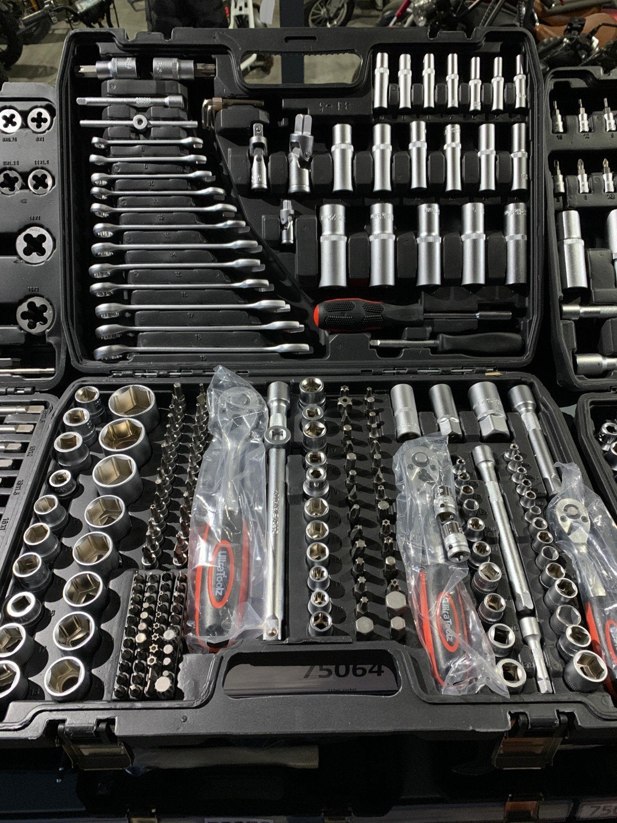 ULTRATOOLZ 215/172/108 DELIGE DOPPENSET KOFFER, Auto diversen, Autogereedschap, Ophalen of Verzenden, Nieuw