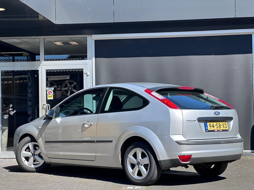 Ford Focus 1.6-16V Futura ORGINEEL NL / AIRCO / ELEKT RAMEN, 1596 cc, Gebruikt, 4 cilinders, Traction-control