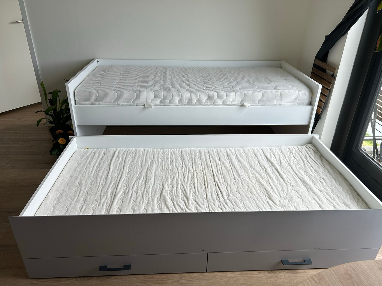 Uitschuifbaar beddenkast met opberglades, Huis en Inrichting, 90 cm, Eenpersoons, Wit, Ophalen of Verzenden