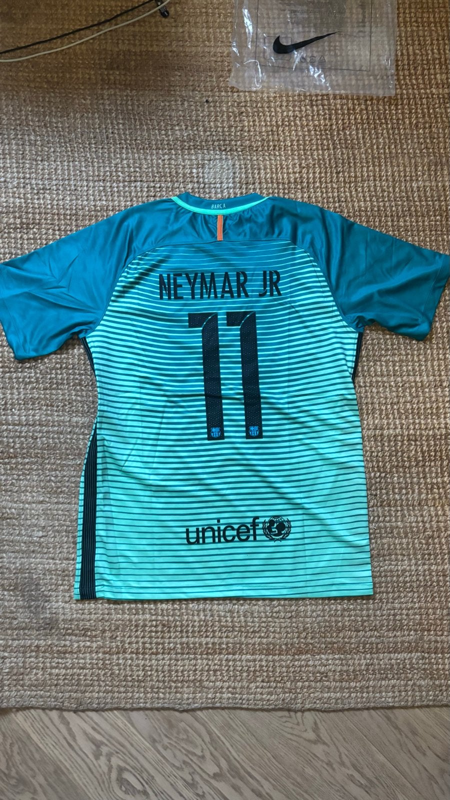 FC Barcelona Neymar Jr. uitshirt 2016/2017 - Maat L, Maat L, Ophalen of Verzenden, Nieuw, Shirt