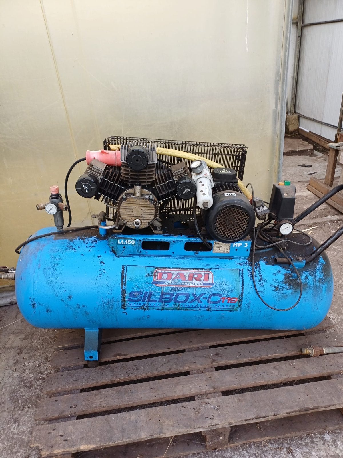 Dari compressor 150L 10 bar 400V – €400, 100 liter of meer, Ophalen, Zo goed als nieuw, 400 tot 800 liter/min