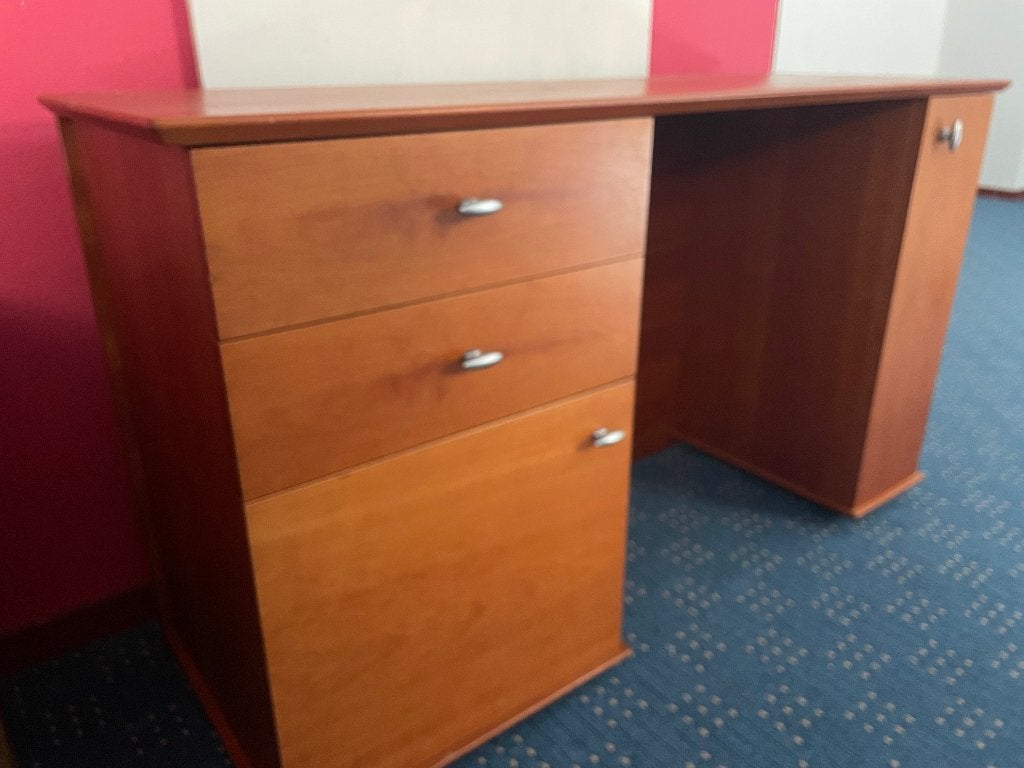 Kinder bureau klein formaat of kaptafeltje, Huis en Inrichting, Bureaus, 39 cm, 115 cm, Spaanplaat of MDF, Bruin