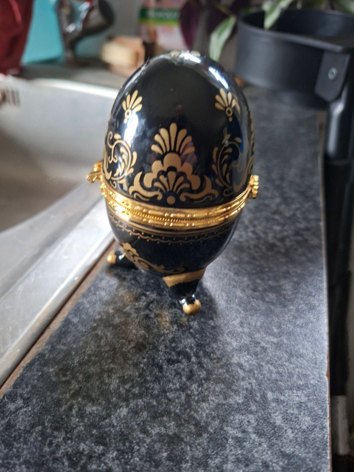 Eivormig sieradendoosje met klokje, Sieraden, Tassen en Uiterlijk, Overige merken, Overige materialen, Zakhorloge, Verguld