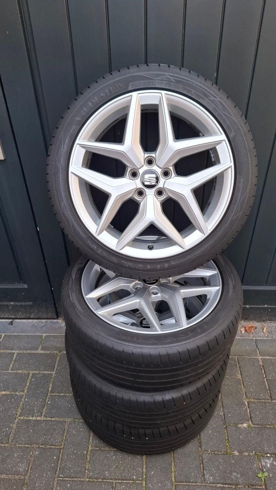 Seat Ibiza 6F FR 17 inch velgen met Vredestein zomerbanden, Ophalen, Banden en Velgen, 17 inch, Personenwagen