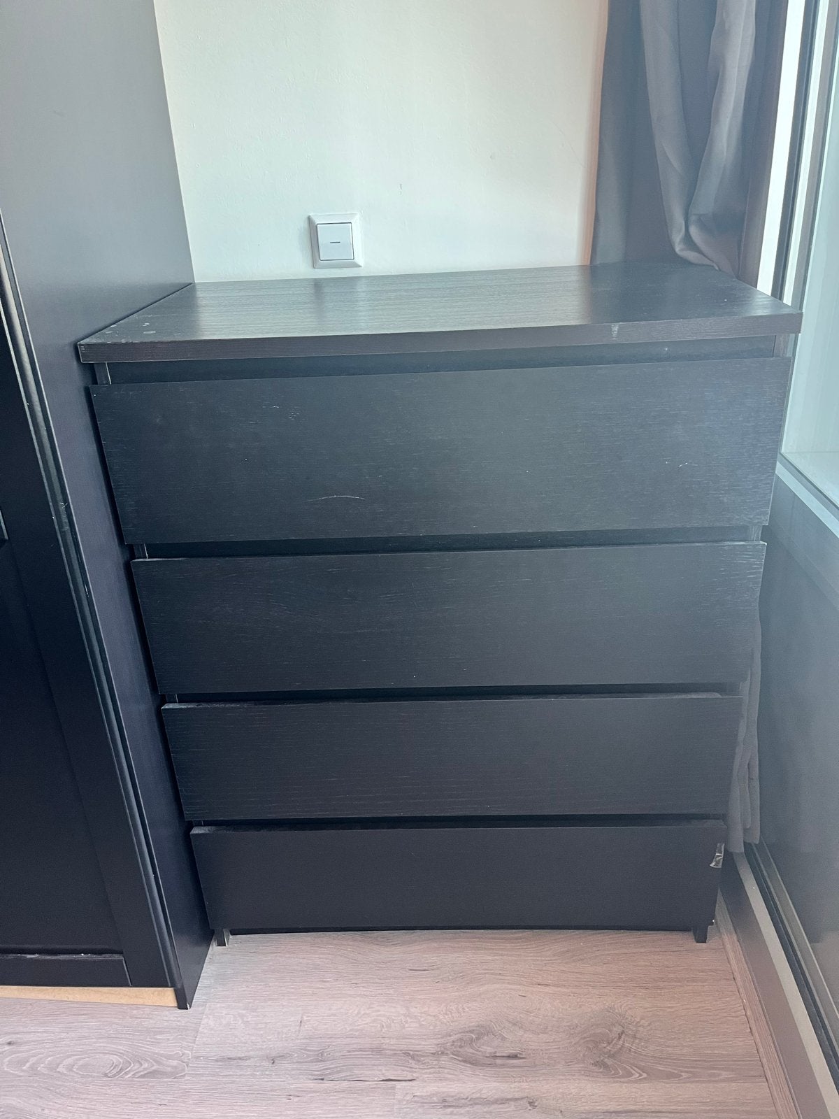 IKEA Malm ladekast zwartbruin – 4 laden, Huis en Inrichting, Ophalen, Gebruikt, 100 tot 150 cm, 50 tot 100 cm