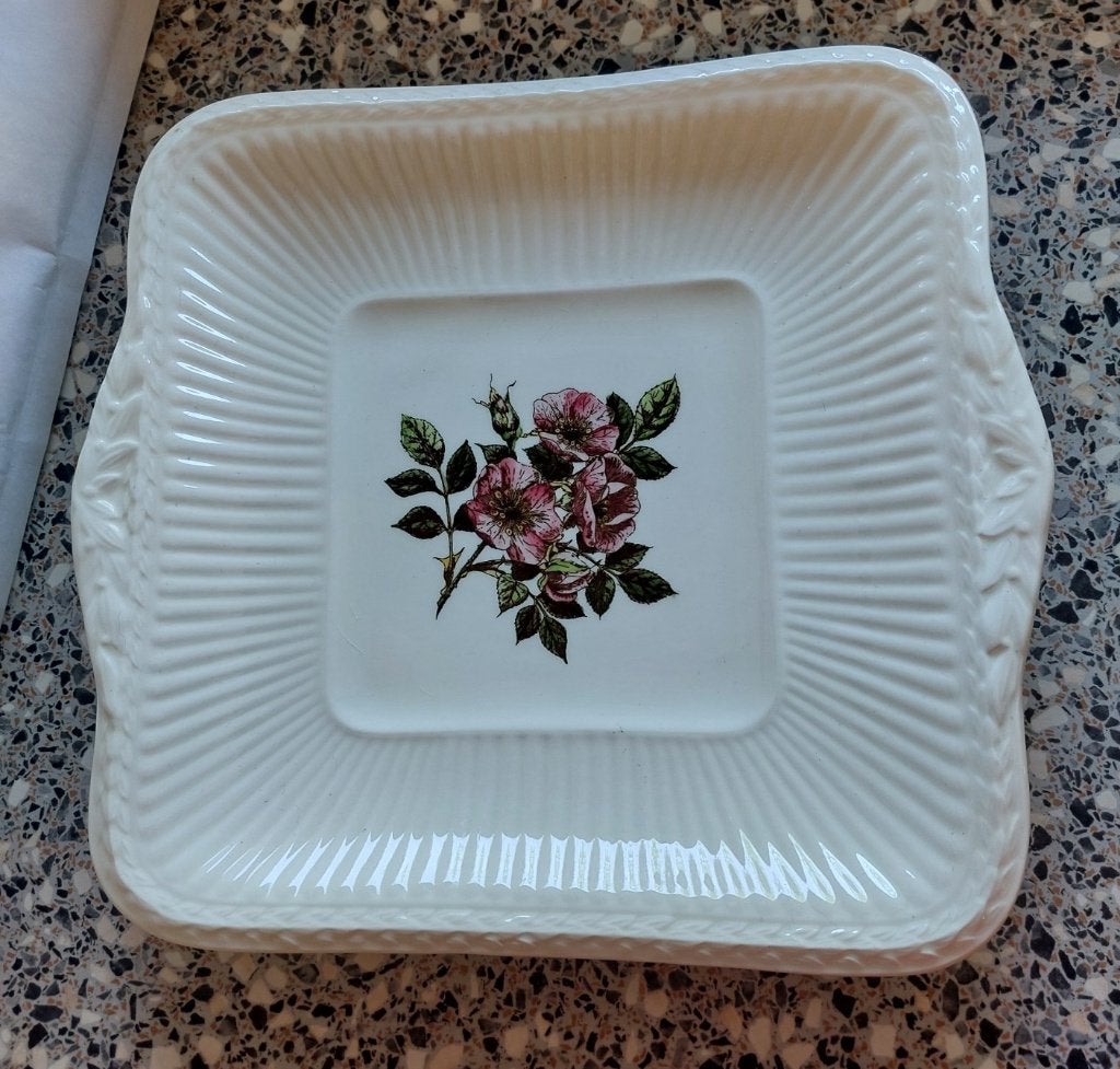 Wedgwood Briar Rose serveerschaal koekjesschaal 25 x 23 cm, Huis en Inrichting, Keuken | Servies, Gebruikt, Ophalen of Verzenden