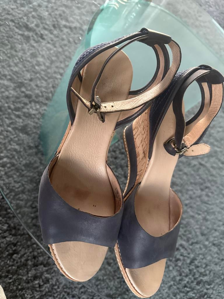 Timberland sleehak sandalen maar 41.5, Ophalen of Verzenden, Gedragen, Blauw, Sandalen of Muiltjes