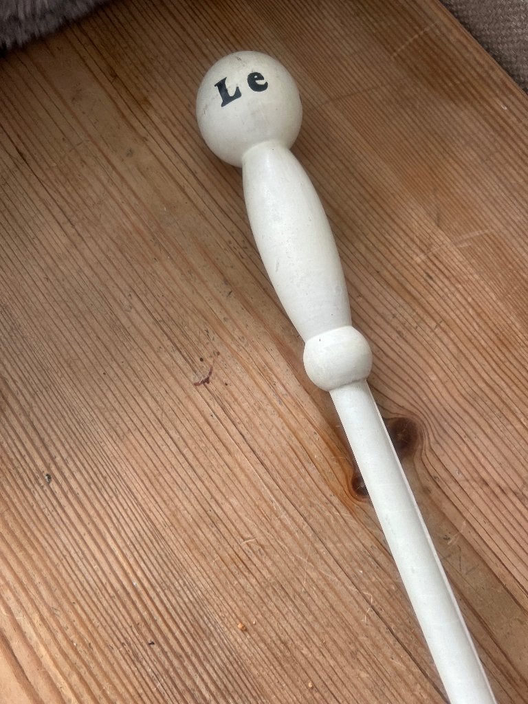 Aparte houten krantenhouder Riviera Maison, Huis en Inrichting, Overige typen, Ophalen of Verzenden, Zo goed als nieuw, Hout