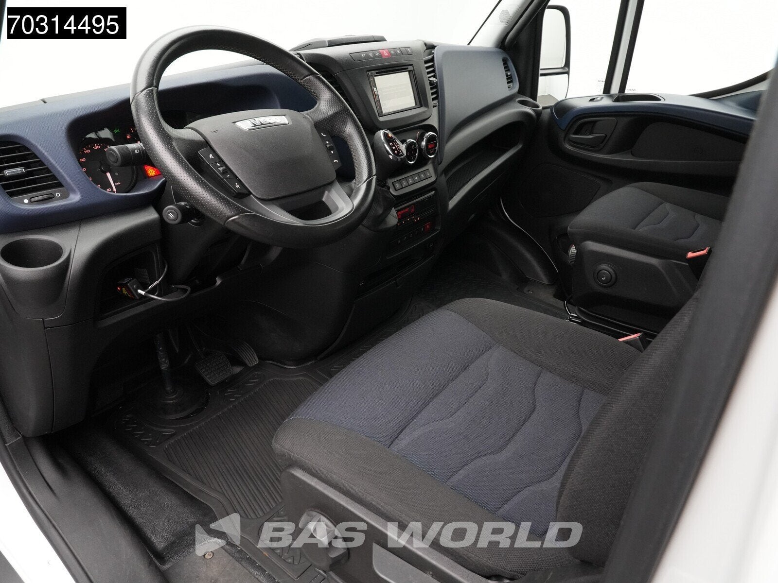Iveco Daily 70C18 3.0L 4x4 Automaat Open Laadbak Kraan Fassi, Auto's, Bestelauto's, Automaat, Stof, Gebruikt, Euro 6