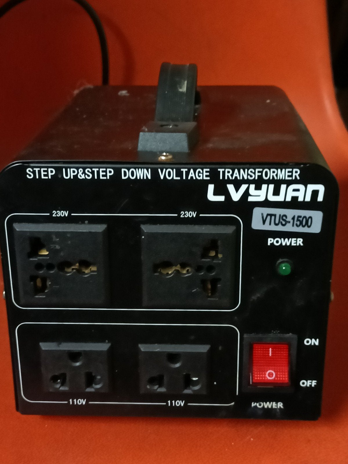 LVYUAN VTUS-1500 Step Up/Down Voltage Transformator, Hobby en Vrije tijd, Elektronica-componenten, Ophalen of Verzenden