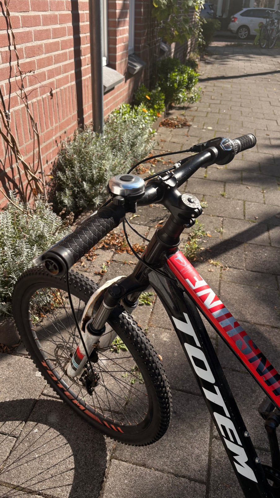 Totem-sunshine rood zwart. Ook gerestoreerd, Hardtail, Heren, 45 tot 49 cm, Zo goed als nieuw