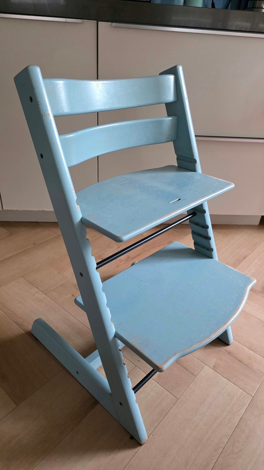 Stokke Tripp Trapp stoel lichtblauw met gebruikssporen, Ophalen of Verzenden, Gebruikt, Meegroeistoel