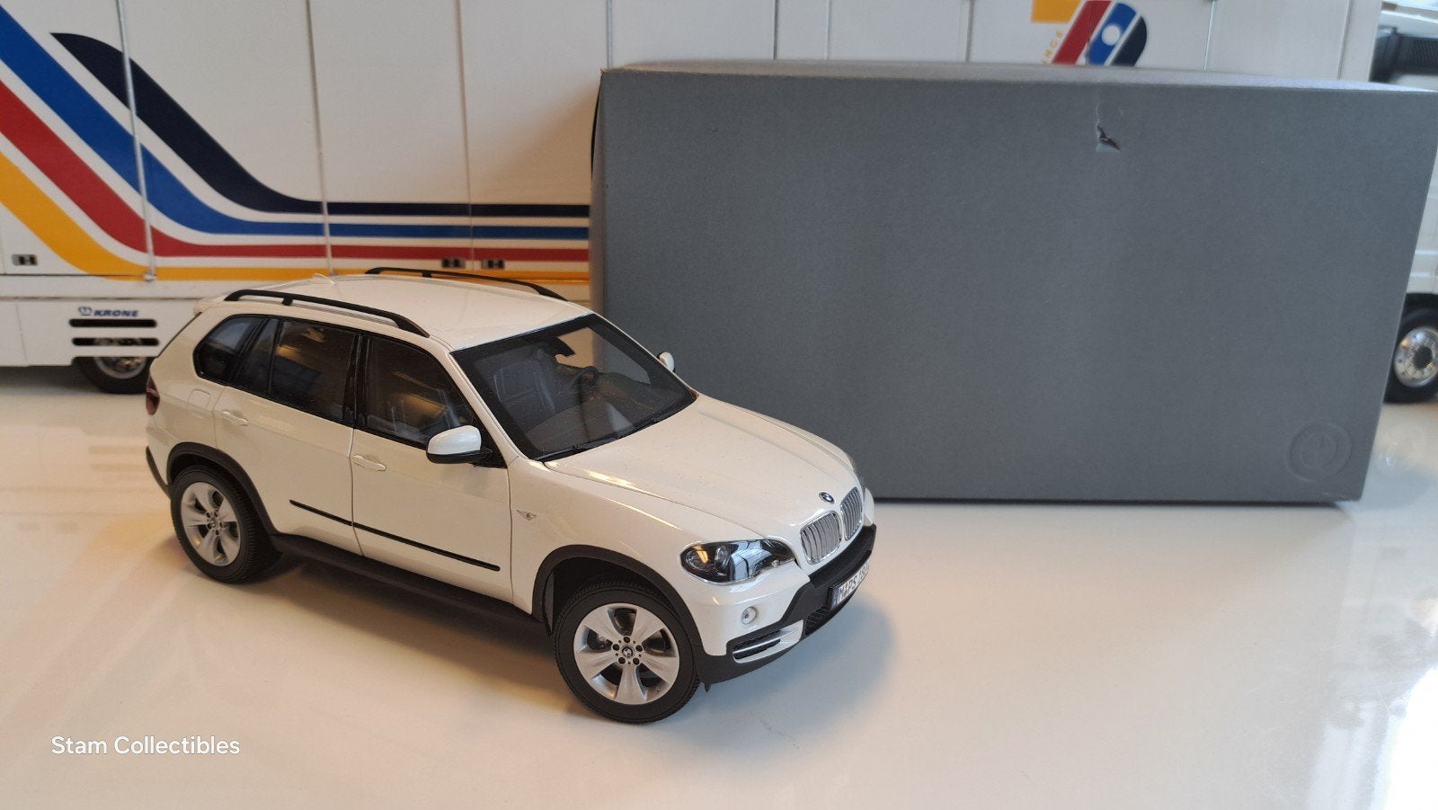 Kyosho BMW X5 E70 4.8i Alpine White Dealer Edition, Kyosho, Auto, Ophalen of Verzenden, Zo goed als nieuw