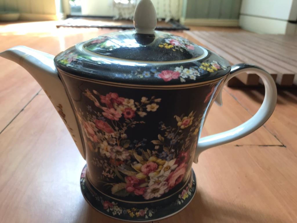 Theepot Blooming zwart NIEUW servies, Overige typen, Nieuw, Ophalen of Verzenden, Overige stijlen