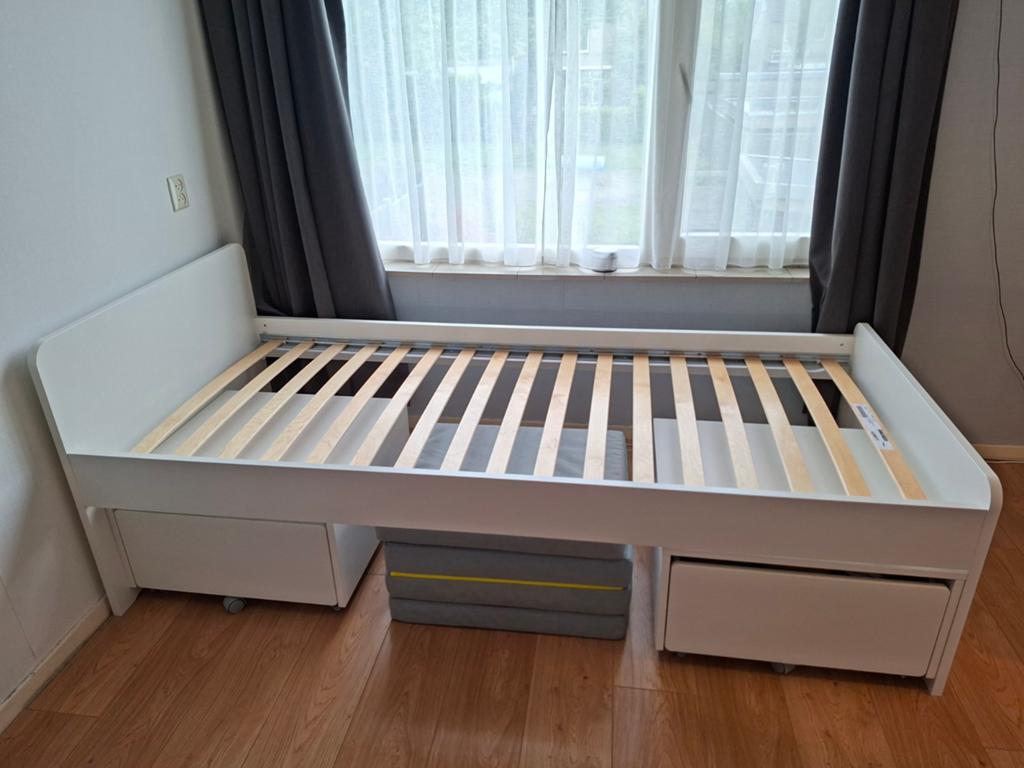1 perdoons bed 90x200 met 2 verrijdbare opbergbakken, Huis en Inrichting, Slaapkamer | Bedden, Ophalen, Gebruikt, 90 cm, Eenpersoons