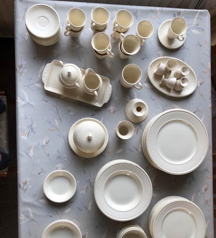 74-delig Wedgwood servies, Ophalen