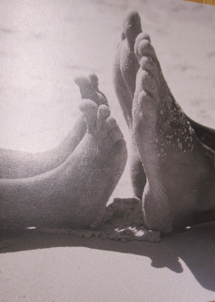 Darren Robb - man en kindervoet op het strand - nieuw, Verzenden, 1980 tot heden, Ongelopen, Overige thema's