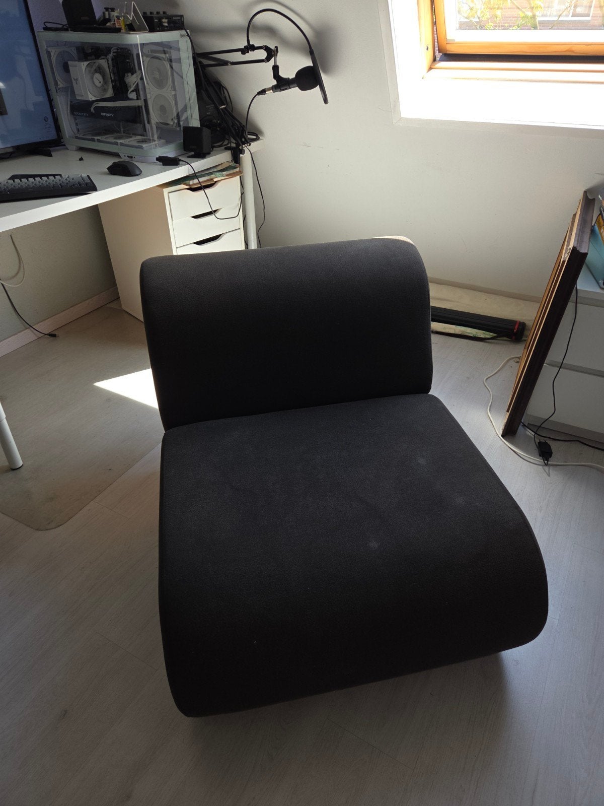 Donkergrijze stoffen fauteuil., Huis en Inrichting, Ophalen, Gebruikt, Eenpersoons, 75 tot 100 cm