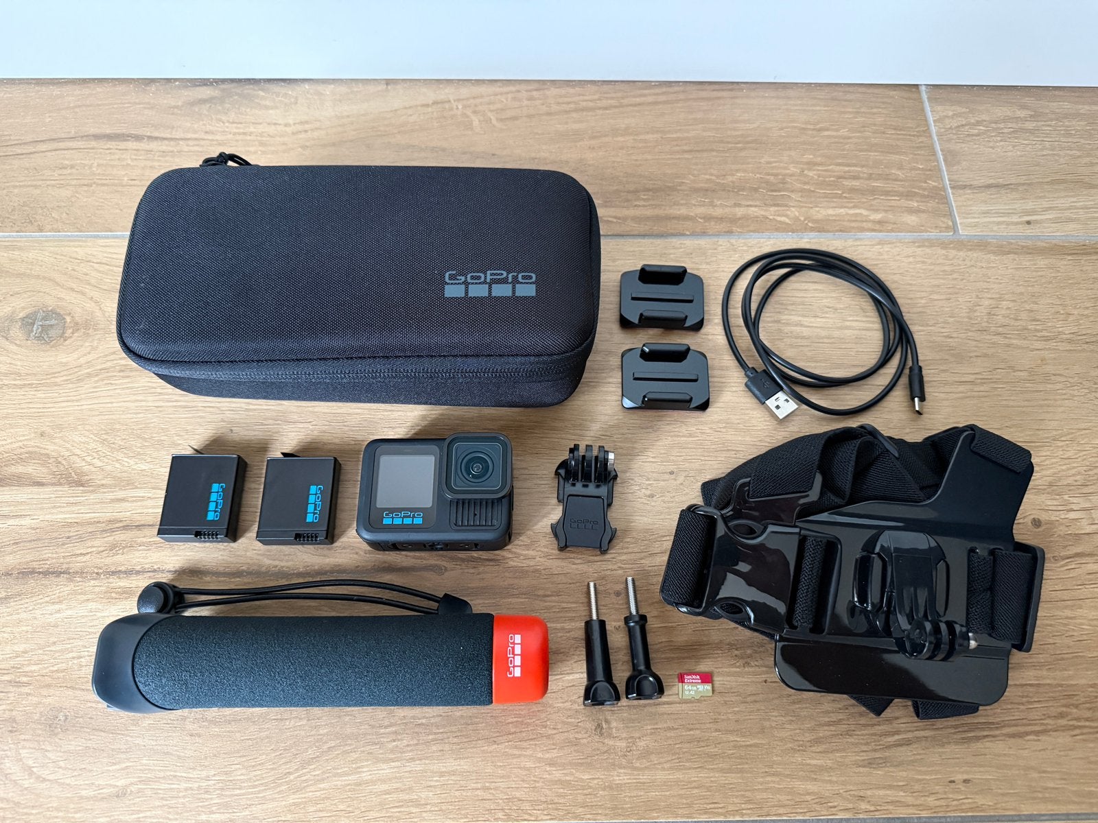 GoPro Hero 13 - incl. Accessoires & extra batterij, Audio, Tv en Foto, Actiecamera's, Ophalen of Verzenden, Zo goed als nieuw
