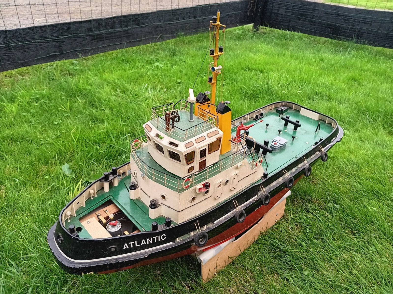 Mooi Smit Nederland sleepboot, becker roeren, rc varend, Ophalen