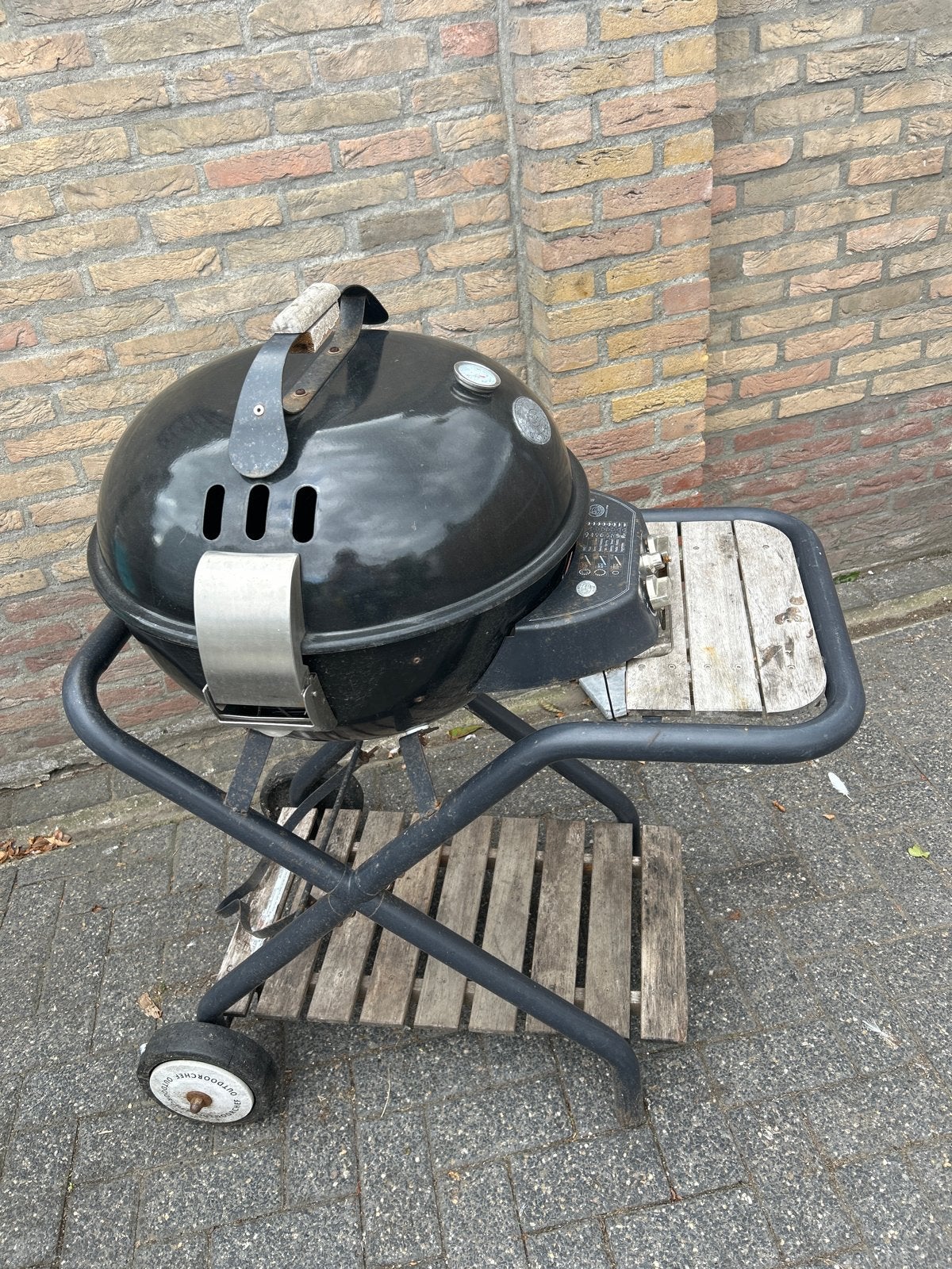 Grote BBQ - Opknapbeurt nodig, verder onbeschadigd, Tuin en Terras, Ophalen, Gebruikt