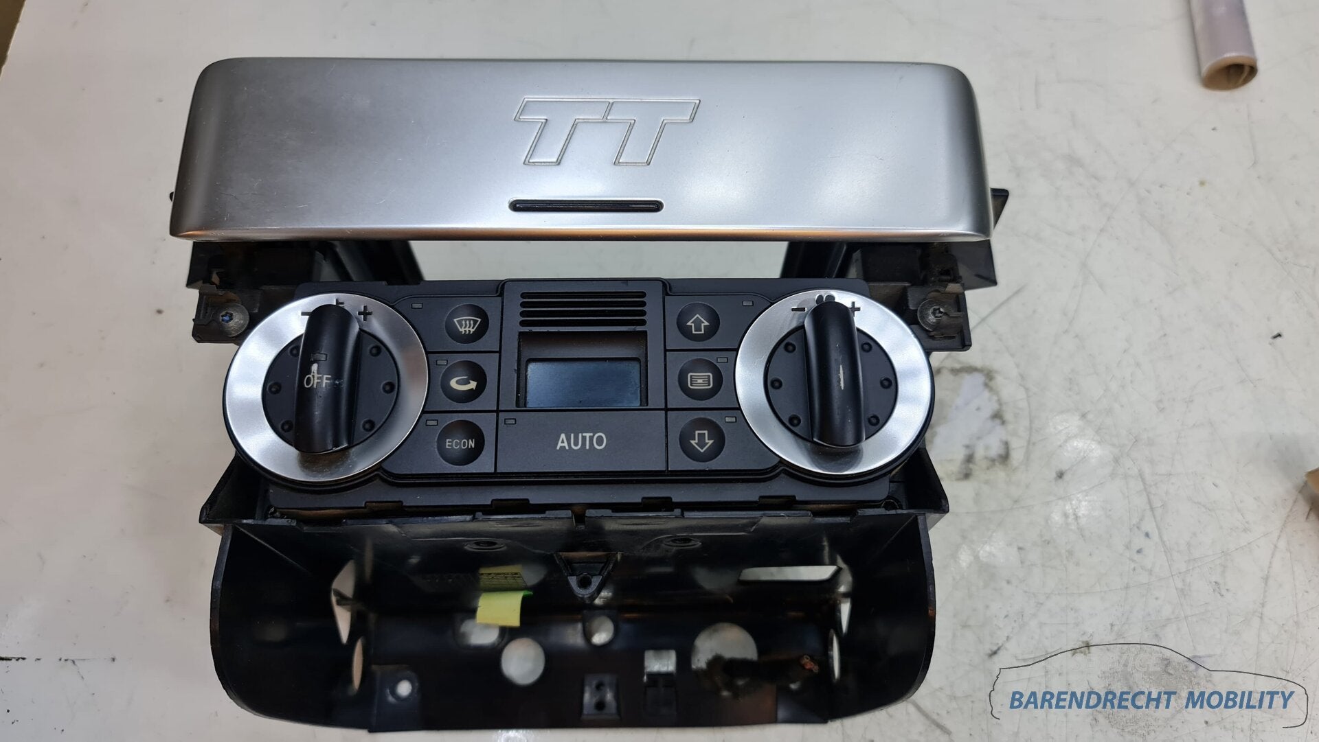 Audi TT 8N climate control bedieningspaneel 8N0863243C origi, Auto-onderdelen, Dashboard en Schakelaars, Gebruikt, AUDI AG, Auto-Union-Strasse 1
85045  Ingolstadt, DE
