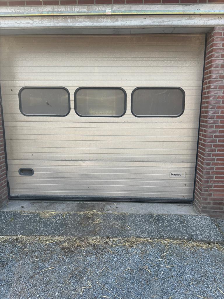 Te koop rolpoort 2,5 x3,0 meter merk Nassau, Doe-het-zelf en Verbouw, Rolluiken, Ophalen, Zo goed als nieuw, Wit, 200 cm of meer