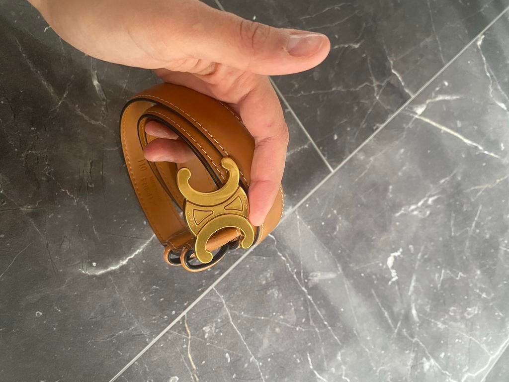 Celine Triomphe inspired riem bruin leer goudkleurige gesp, Echt leder, Heupriem, Ophalen of Verzenden, Zo goed als nieuw