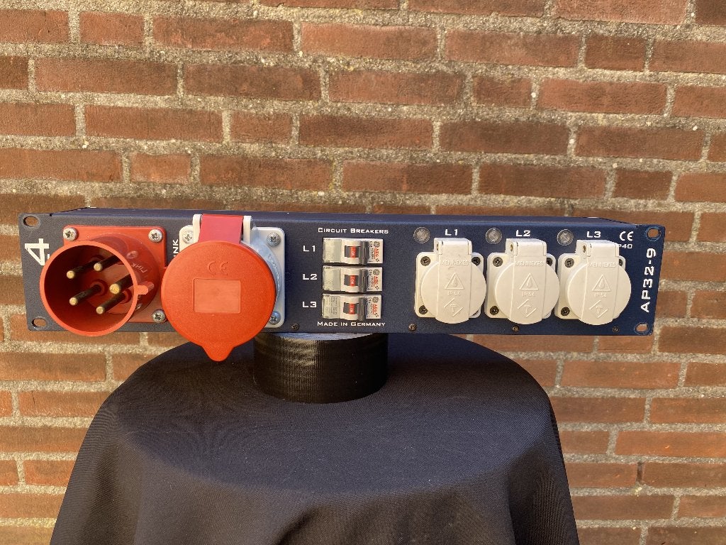 CEE 32A Stroomverdeler power distrib., 19", Ophalen of Verzenden, Gebruikt, Overige instrumenten