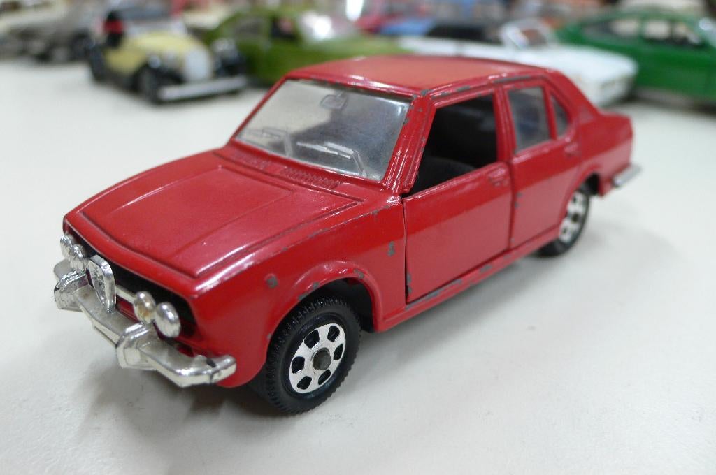 alfa romeo alfetta - mebetoys  1/43, Verzenden, Zo goed als nieuw, Auto, Overige merken