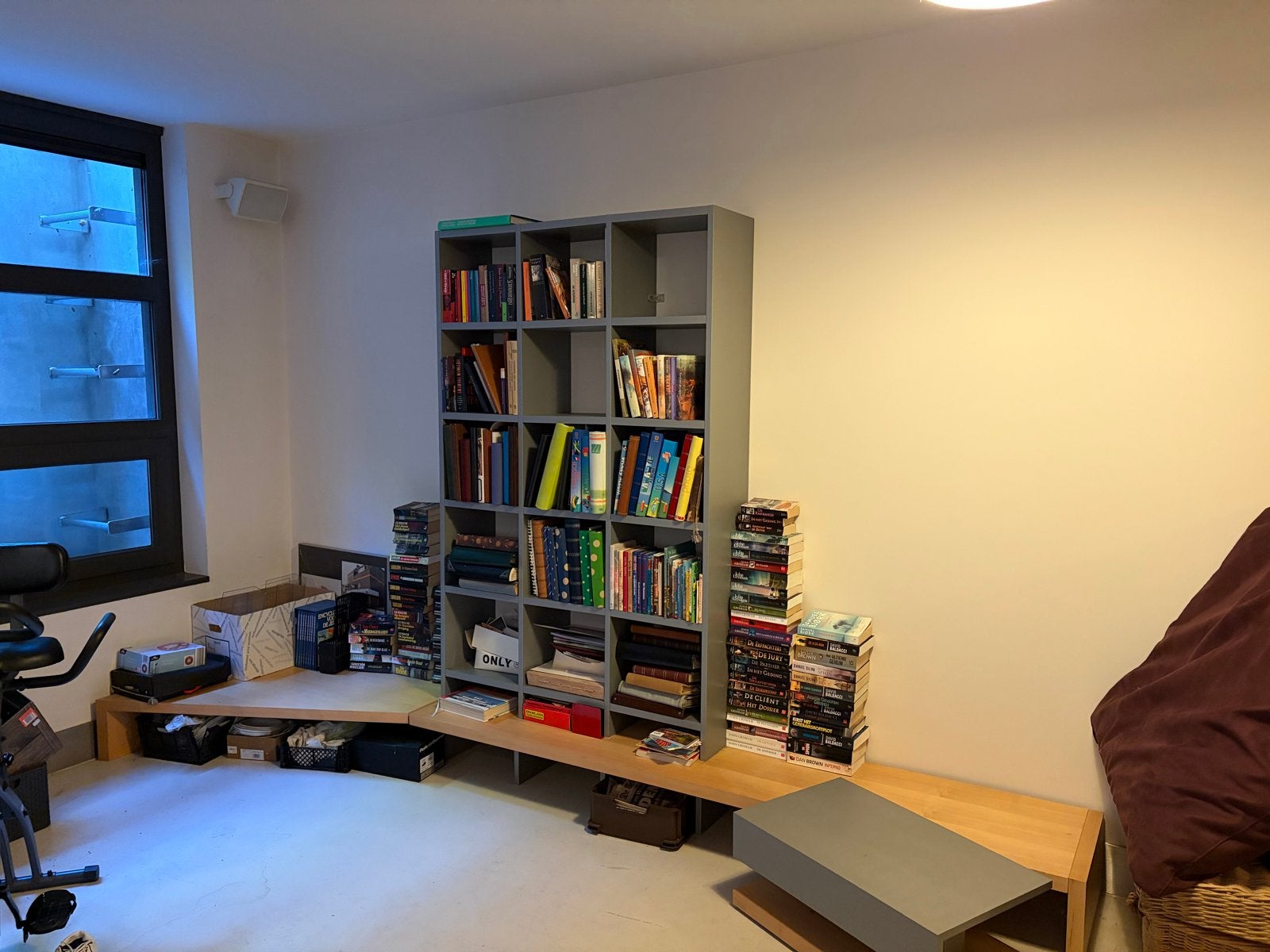 Moderne beuken boekenwand met draaibare tv-unit, Ophalen, Met plank(en), Gebruikt, 200 cm of meer